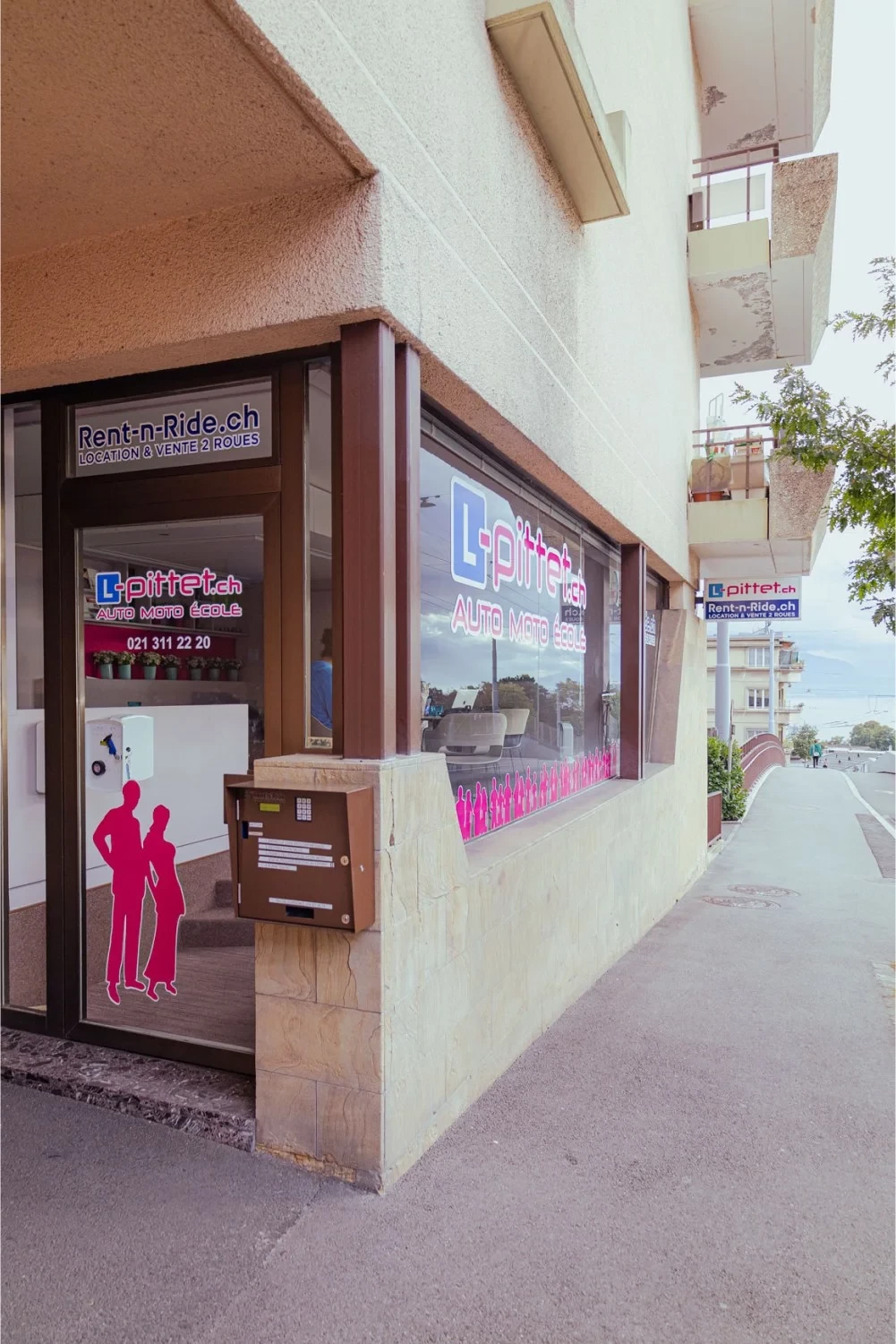 accueil-agence-3 accueil-agence-3