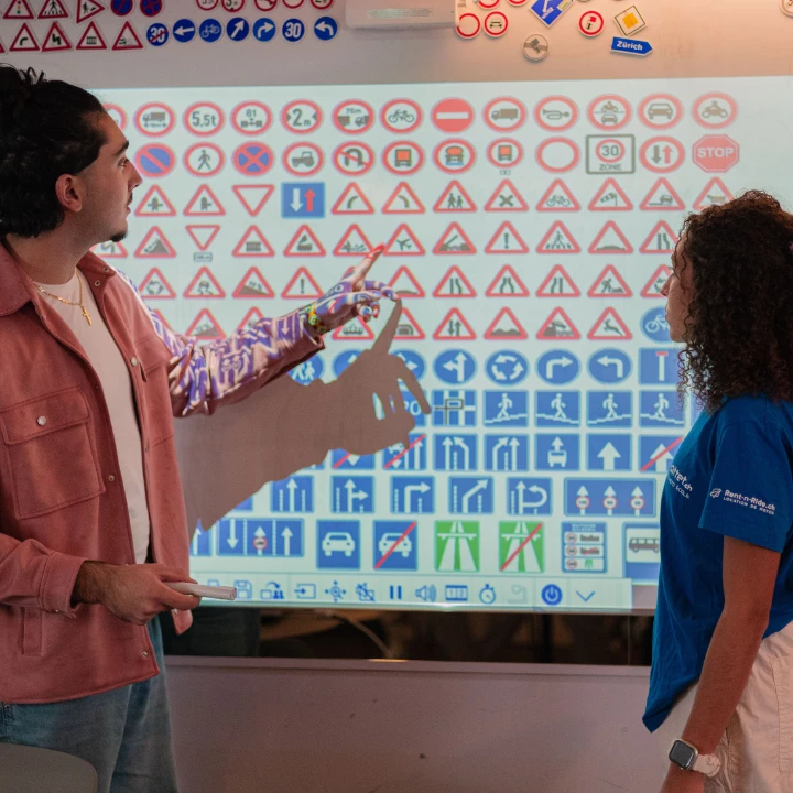 Panneau-de-signalisation Panneau-de-signalisation